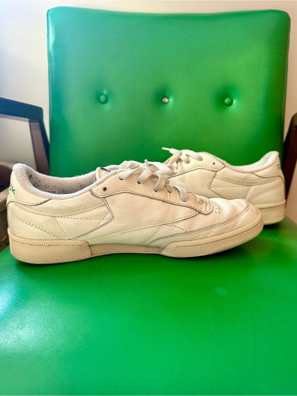 Reebok White Leather Court Shoes with Green Logo - Picture 9 of 9